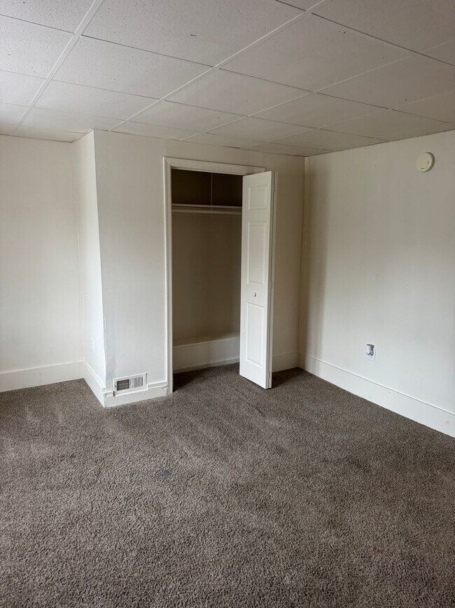 Building Photo - 1559 W King St