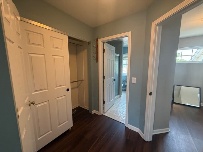 Building Photo - 230 Woodstone Cir