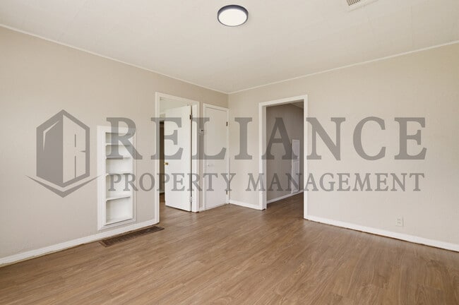 Building Photo - 1718 Walker W St