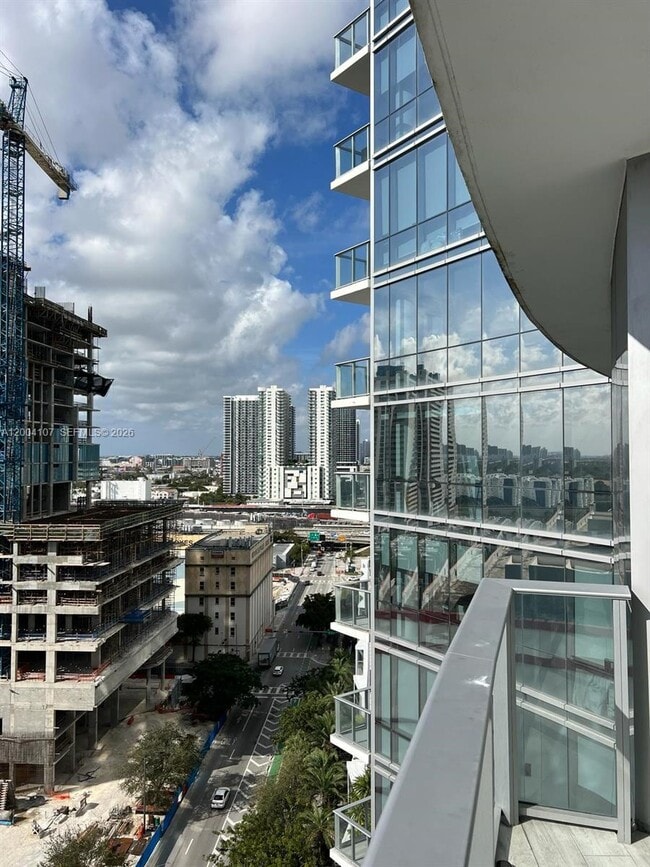 Building Photo - 851 NE 1st Ave