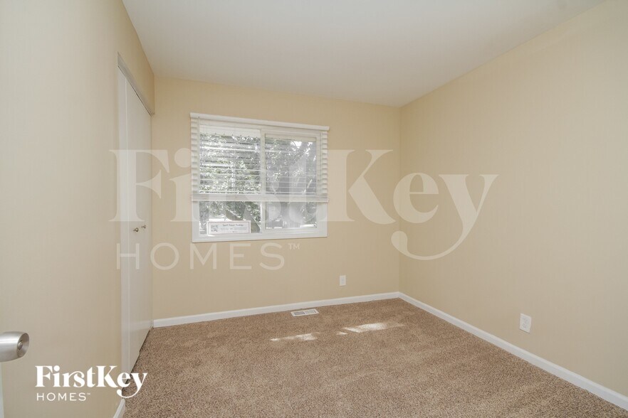 Building Photo - 1838 Ashwood Ln