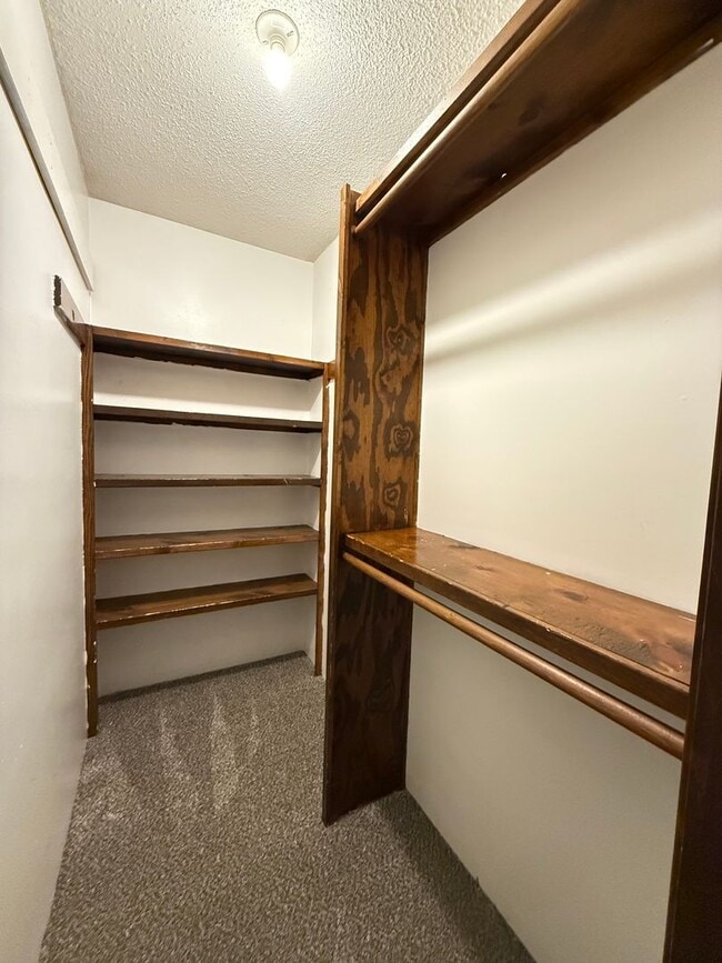 Building Photo - 133 Benton St