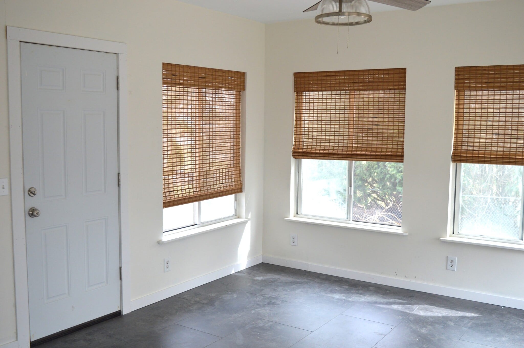 Building Photo - 425 Mineau Pky