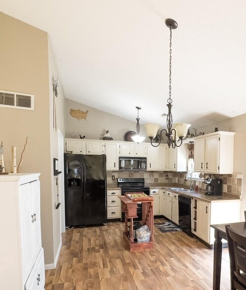 Building Photo - 2810 Jonquil Pl