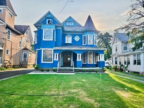 Building Photo - 90 Shrewsbury Ave