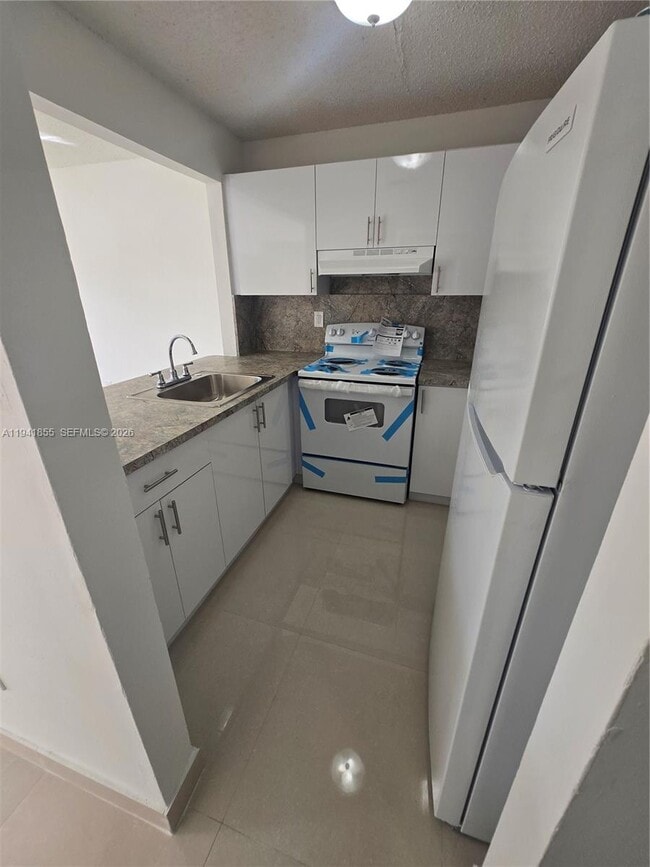 Building Photo - 14827 SW 80th St