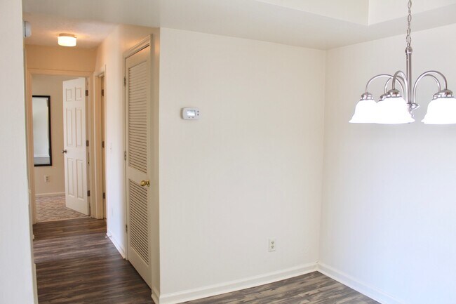 Building Photo - 1030-3 Blue Ridge Dr
