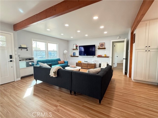 Building Photo - 115 W Valencia Ave