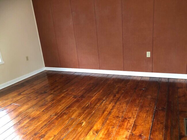 2nd Bedroom - 164 S River St
