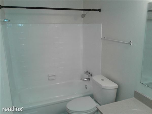Building Photo - 460 Brentwood Dr