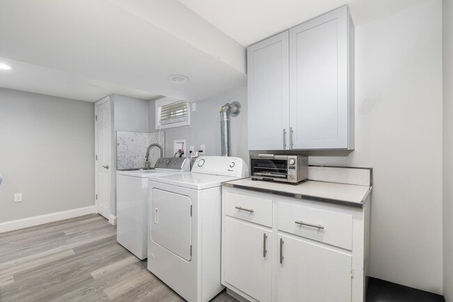 Building Photo - 47 Blondel Dr