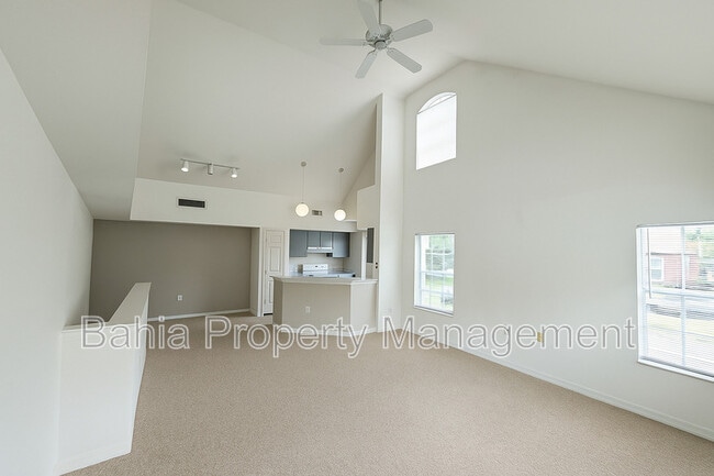 Building Photo - 10562 Windsor Lake Ct