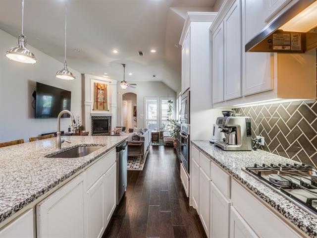 Building Photo - 915 Enchanted Wood Dr