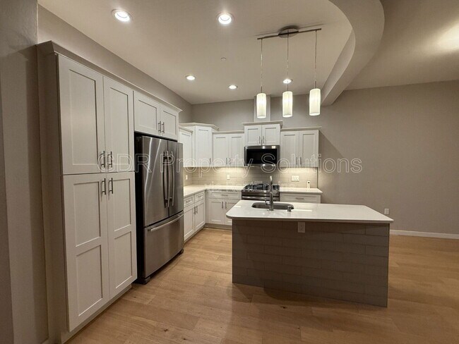 Building Photo - 3600 Central Ave SE