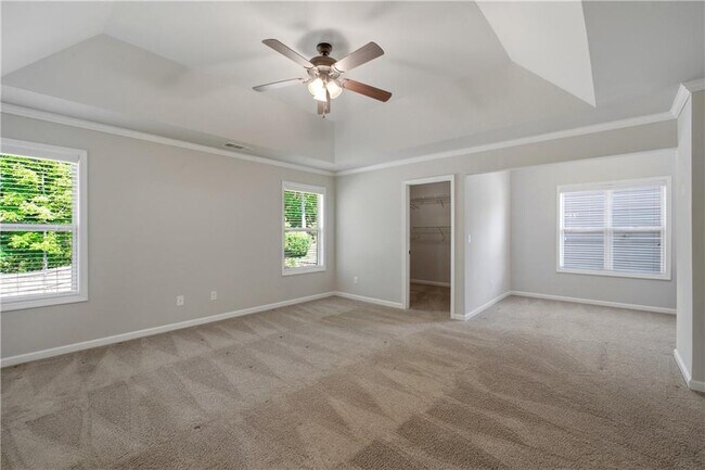 Building Photo - 4910 Belcrest Way