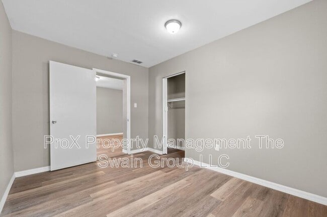 Building Photo - 515 S Charleston Ave