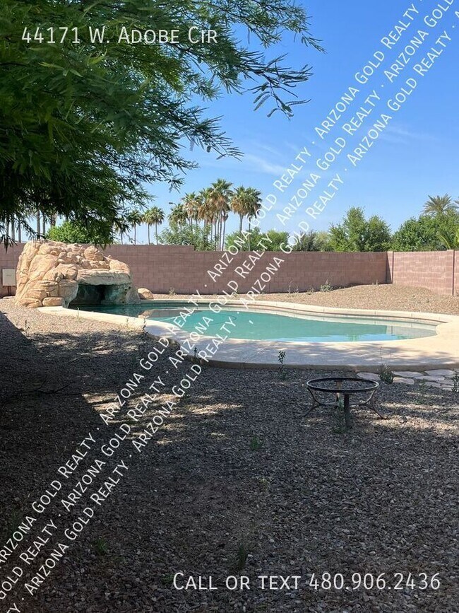 Building Photo - 44171 Adobe Cir