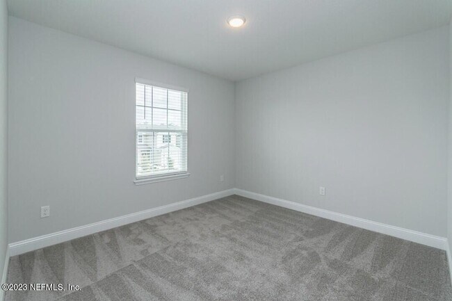 Building Photo - 13973 Sterely Ct N