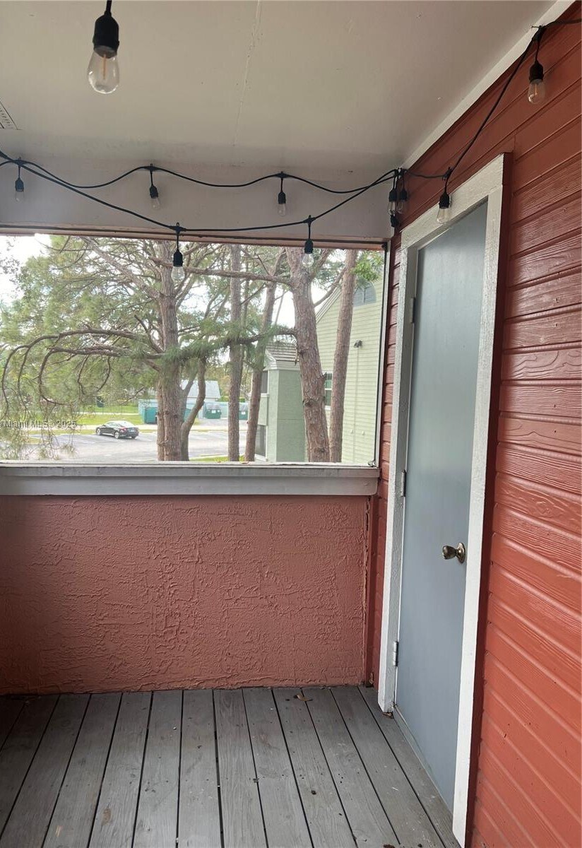 Building Photo - 1165 Crystal Way