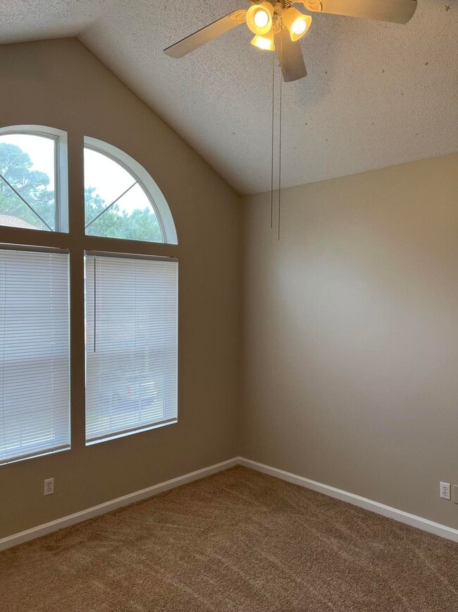 Building Photo - 732 E Mack Bayou Dr