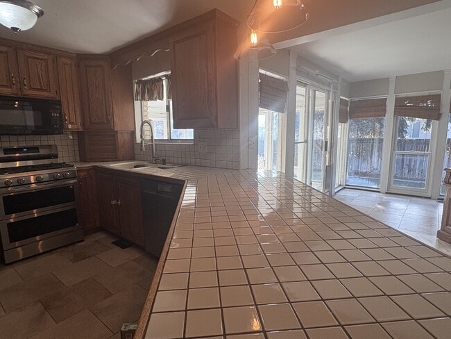 Building Photo - 3085 W 5685 S