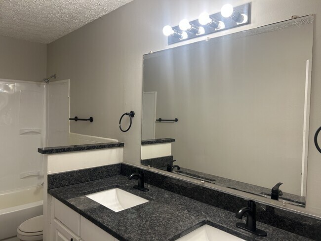 Building Photo - 5707 Gateway Dr