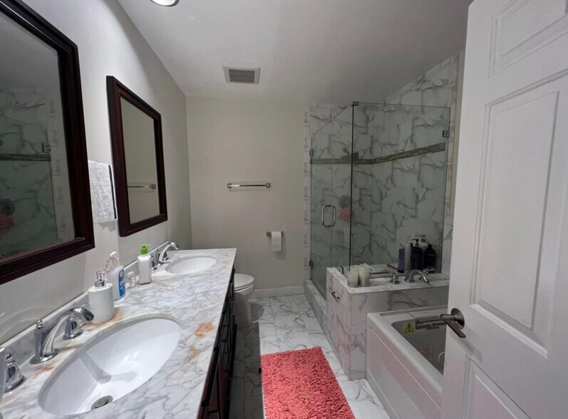 Building Photo - 1817 Selby Ave