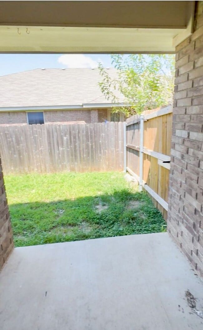 Building Photo - 1402 Powder River Dr