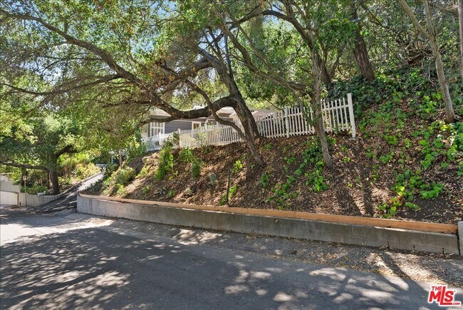 Building Photo - 11930 Briarvale Ln