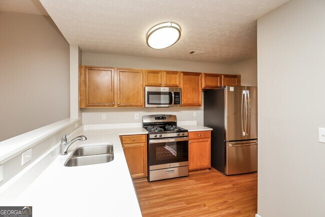 Building Photo - 533 Arrowhead Dr
