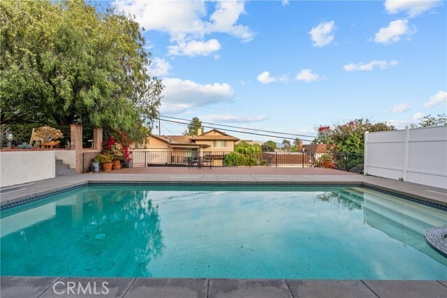 Building Photo - 9558 Swinton Ave