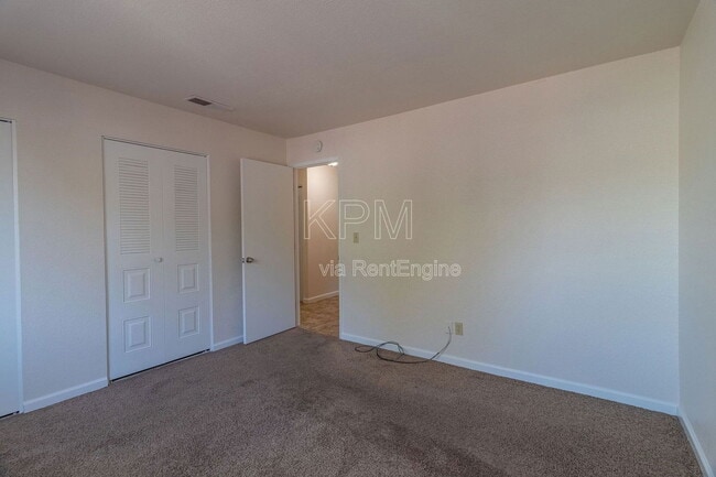 Building Photo - 3591 Quail Lakes Dr