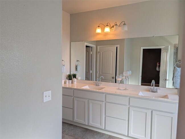 Building Photo - 2612 Bowen St