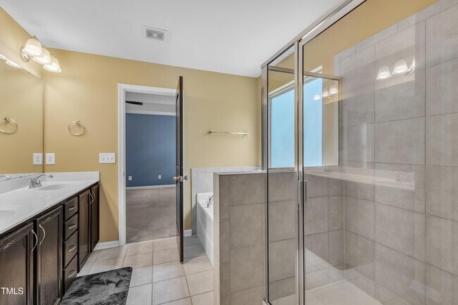 Building Photo - 211 Westgrove Ct