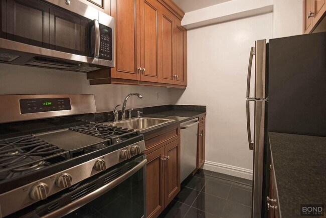 Building Photo - 330 W 45th St