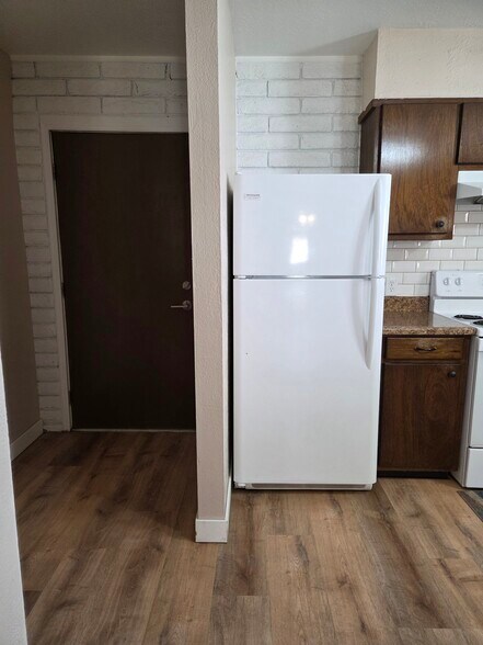 South entry which is usually converted to storage/pantry - 610 N Orchard Ave