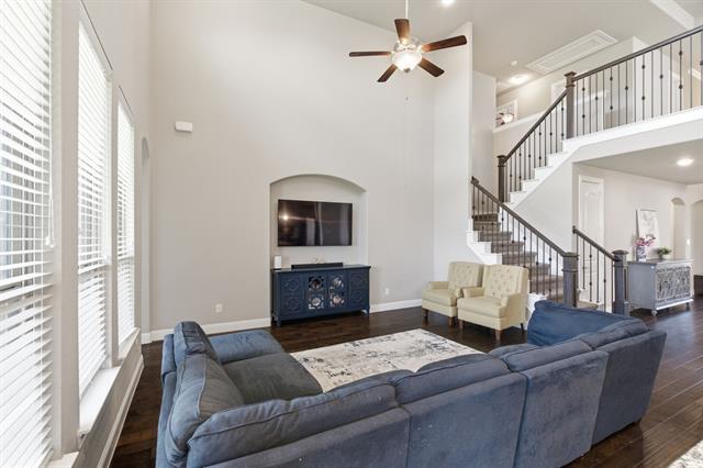 Building Photo - 7452 Reverchon Dr