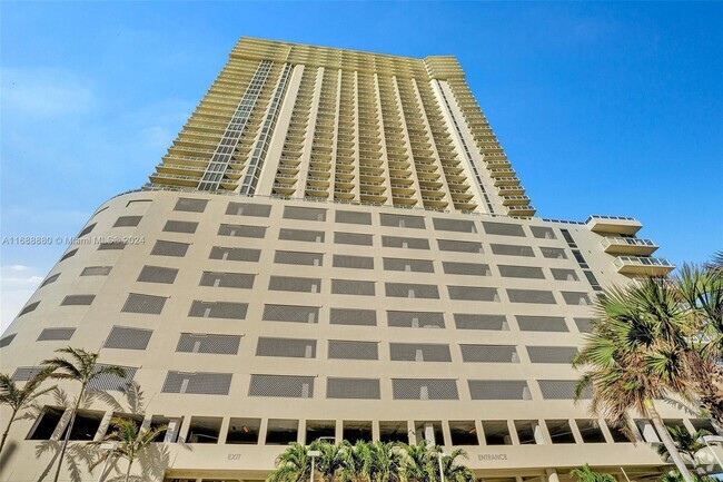 Building Photo - 16699 Collins Ave