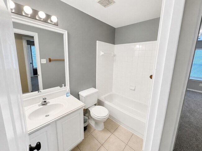 Building Photo - 134 N Camellia Grove Cir