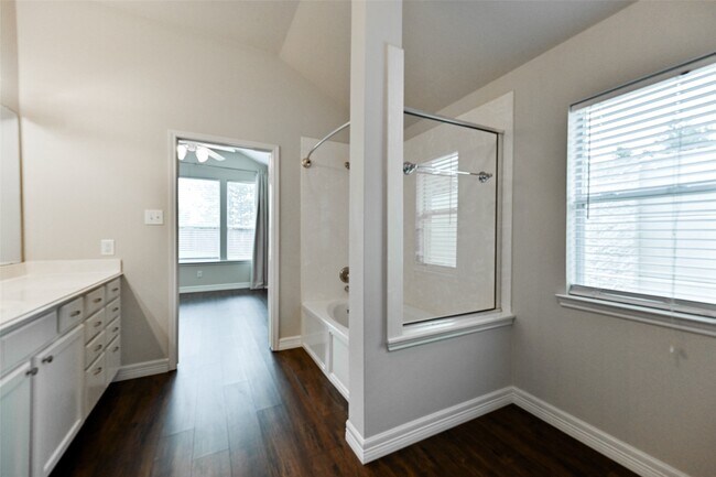 Building Photo - 10947 Redstone Ct