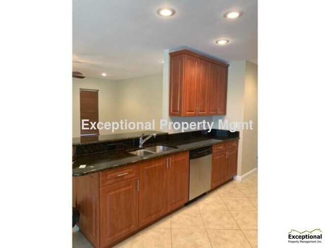 Building Photo - Beautiful 3 bedroom 2 bath Gulf Access Pool home SW Cape Lawn and Pool Svc Included