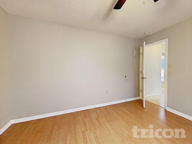 Building Photo - 14638 Coronado Dr