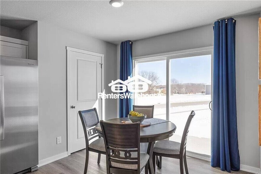 Building Photo - 2205 Bugge Dr