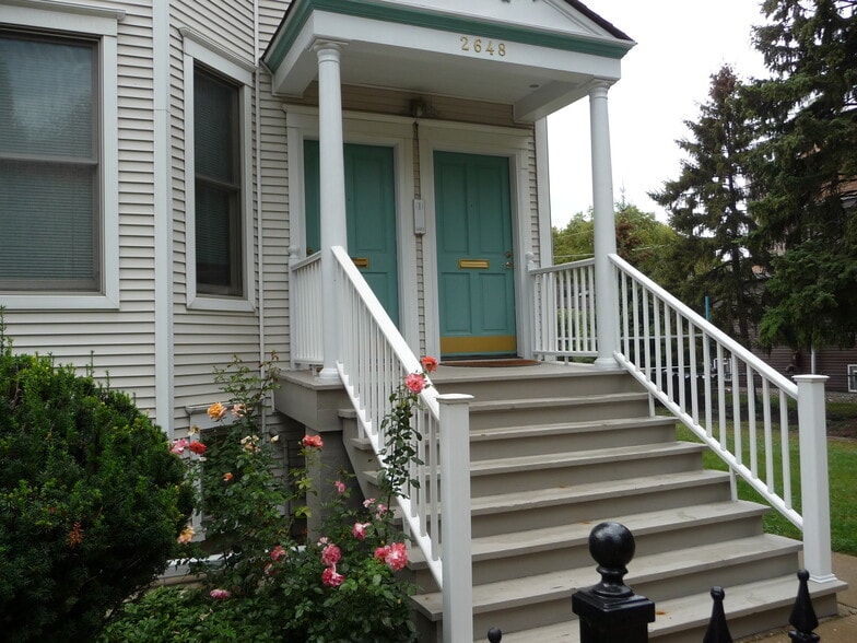 Welcome Home! - 2648 N Greenview Ave