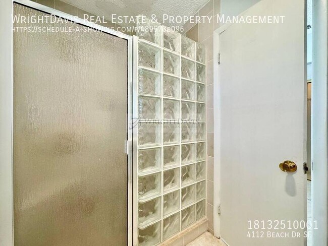 Building Photo - 4112 Beach Dr SE