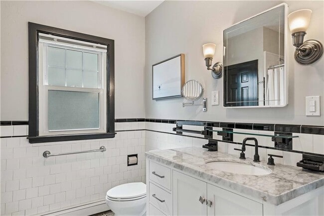 Building Photo - 112 Esplanade