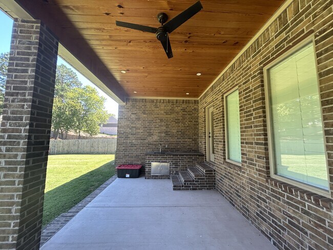 Building Photo - 288 River Mill Point