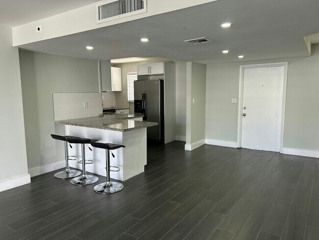 Primary Photo - 14165 SW 87th St