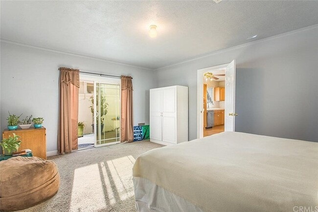 Building Photo - 581 W 29th St