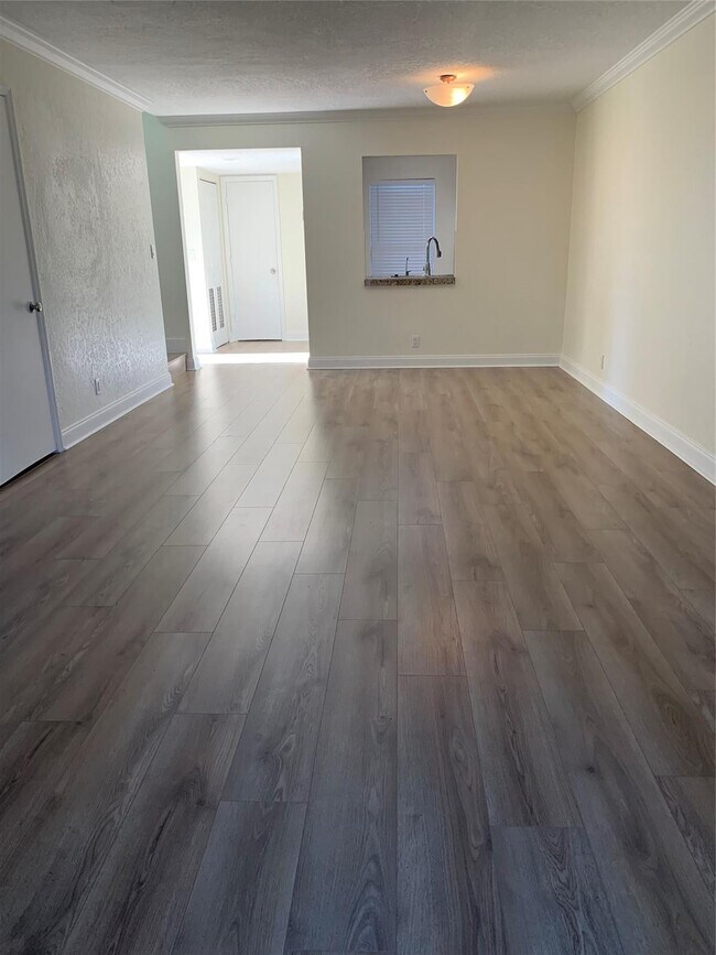 Building Photo - 1700 NW 4th Ave